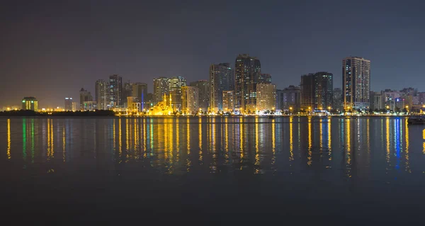 Sharjah - třetí největší a nejlidnatější město v SAE — Stock fotografie