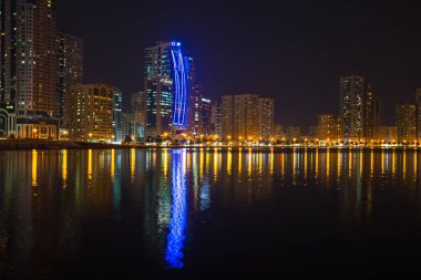 Sharjah - en büyük ve en kalabalık şehri UAE