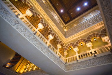 Battuta alışveriş merkezi Dubai en güzel süpermarkete benzer