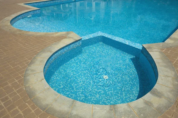 Blue pool at the hotel — Stock Photo, Image