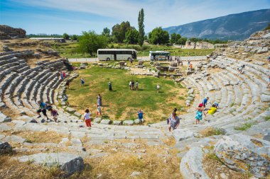 Amfitiyatro Demre Kemer çok uzak olmayan