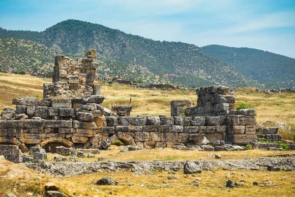 Rovine Pamukkale Vicino Serbatoi Terrazze Con Sorgenti Geotermiche — Foto Stock