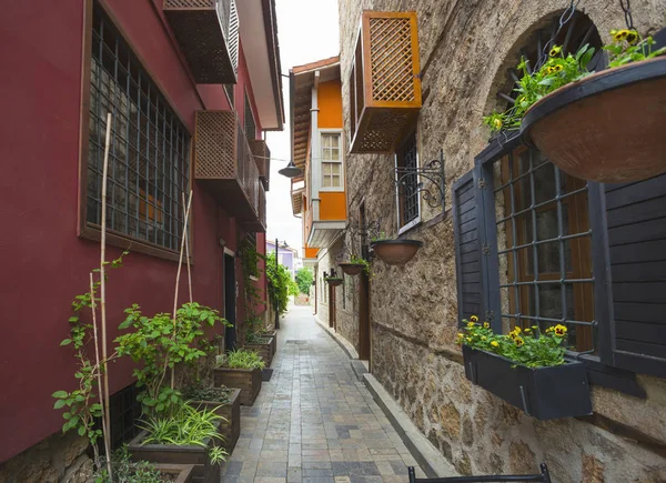 Türkiye. 17 Mayıs 2017. Eski Antalya'nın eski sokaklarında