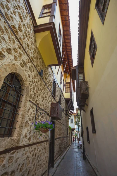 Türkiye. 17 Mayıs 2017. Eski Antalya'nın eski sokaklarında