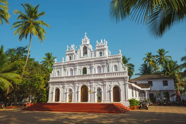 印度果阿Arambol卡梅尔山圣母教堂 — 图库照片