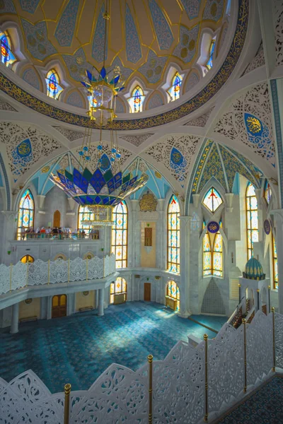 Rusia Kazán Agosto 2017 Mezquita Musulmana Interior Con Cúpulas Azules —  Fotos de Stock