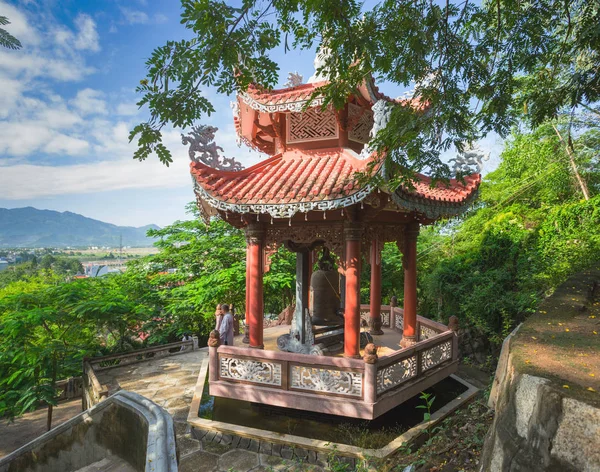 Uzun oğlu Pagoda görünümünü