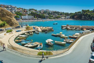 Ulcinj güneydeki Karadağ town kıyıları (5 ce