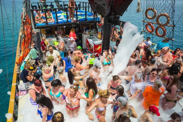 Foam party on a pirate ship in the Mediterranean Sea — Stock Photo, Image