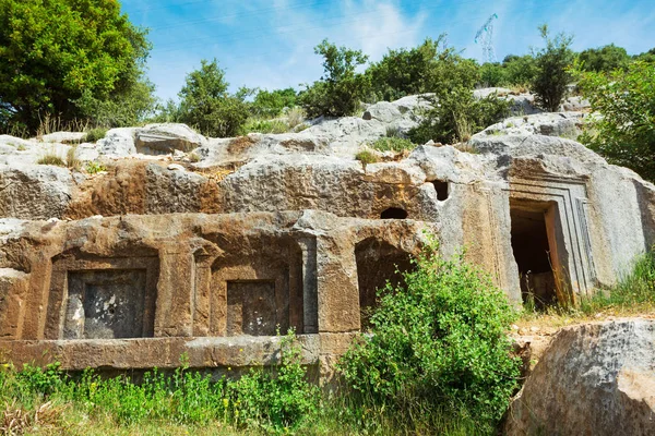Antica sepoltura antica in rocce a Demre. Turchia — Foto Stock