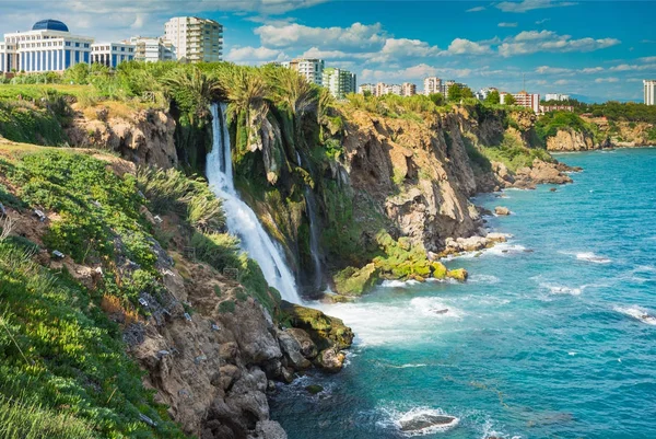 Lagere Dudenpark waterval aan de Middellandse Zee — Stockfoto