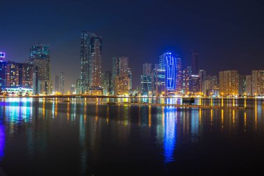 Sharjah - en büyük ve en kalabalık şehri UAE
