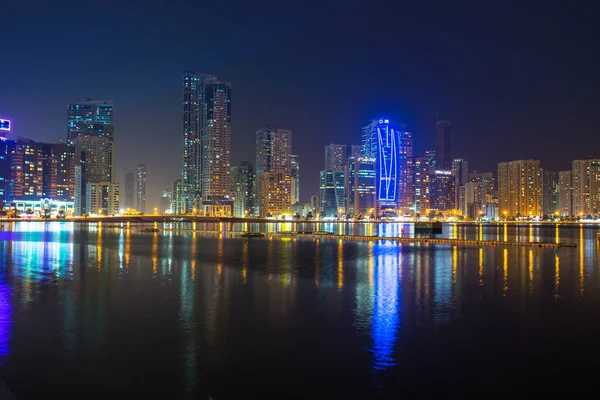 Sharjah - derde grootste en meest bevolkte stad in Verenigde Arabische Emiraten — Stockfoto