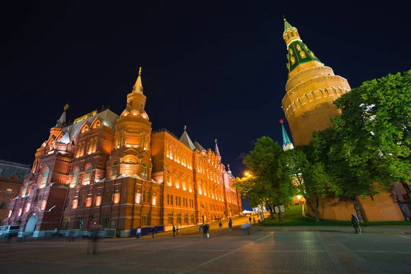 Vista nocturna de Moscú cerca del Kremlin — Foto de Stock