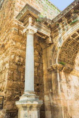 hadrian kapısı eski Antalya şehir manzarası