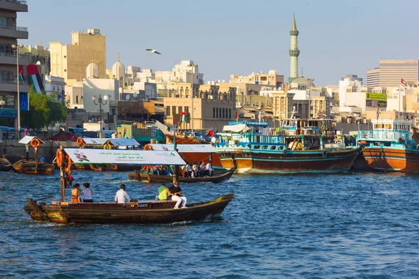 Dubai Emirati Arabi Uniti Novembre Barche Sul Bay Creek Dubai — Foto Stock