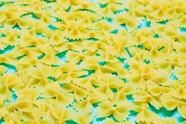 Arka plan şeritler (farfatle şeklinde makarna)