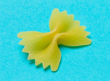 Arka plan şeritler (farfatle şeklinde makarna)