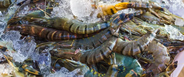 Udang Dan Makanan Laut Lainnya Atas Pasar Thailand — Stok Foto