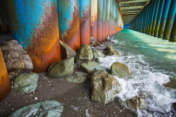 Old Rusty Bridge Sea Shore — Stock Photo, Image