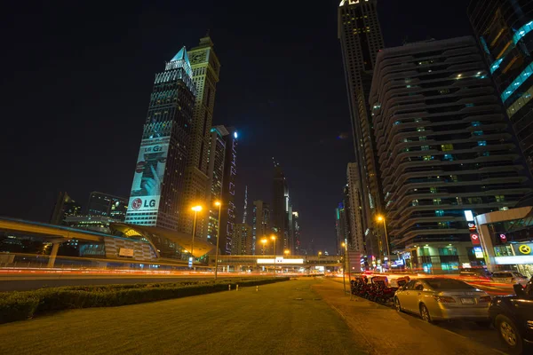 Gratte-ciel modernes, Sheikh zayed route — Photo