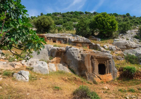 Antikke begravelser i klipper i Demre. Tyrkiet - Stock-foto