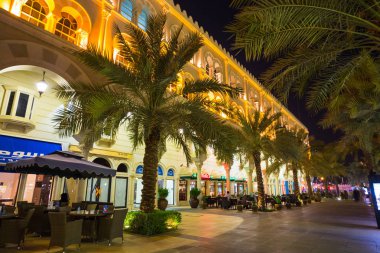 Sharjah, Birleşik Arap Emirlikleri - 28 Ekim: sharjah - 28 Ekim 2013 tarihinde Birleşik Arap Emirlikleri'daki en büyük ve en kalabalık şehri. UAE en sanayileşmiş emirlik olduğunu.