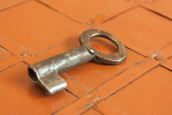 Rezavý Klíč Starého Kufru — Stock fotografie
