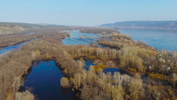 Inondation au printemps sur la Volga. Russie 