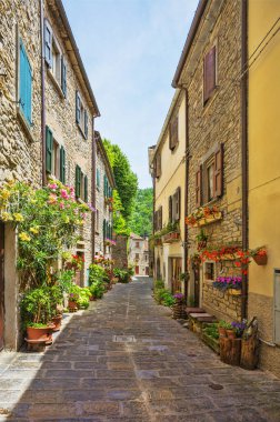  tuscan bir küçük il kasaba sokağa İtalyanca