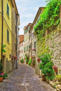  tuscan bir küçük il kasaba sokağa İtalyanca