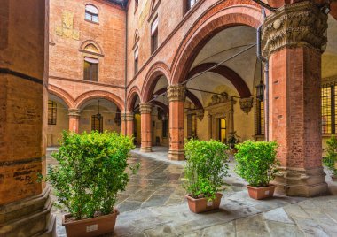 Palazzo Comunale Bologna avlusu. İtalya