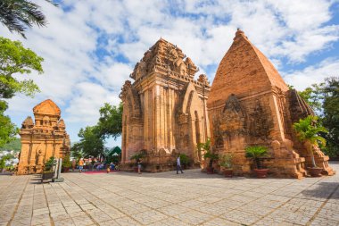 Po ngar cham kuleleri nha trang içinde