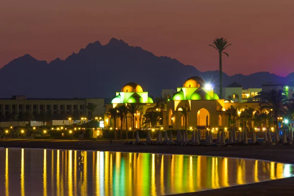 Quay resort van hurghada nachts — Stockfoto