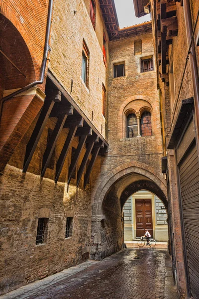 Şehir merkezindeki caddeleri genel görünümü — Stok fotoğraf