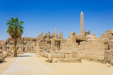 2012 yazında karnak Tapınağı Mısır'ın antik kalıntıları