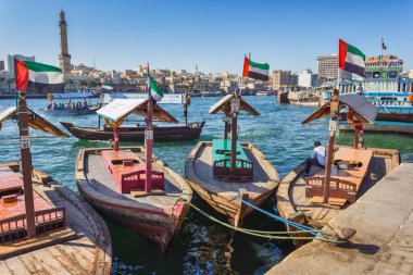 Dubai, Birleşik Arap Emirlikleri - 18 Kasım: tekneler defne Creek, dubai, Birleşik Arap Emirlikleri 18 Kasım 2012