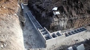 yeni teknoloji inşaat temel, müstakil bir ev ilk aşaması