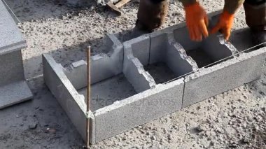yeni teknoloji inşaat temel, müstakil bir ev ilk aşaması