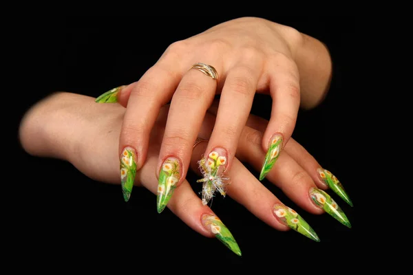 Unhas Dedos humanos com unhas longas e bela manicure — Fotografia de Stock