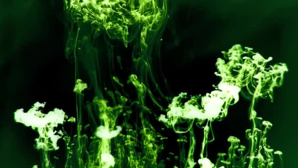 Tinte in dynamischen Wasserbewegungen. Abstrakt — Stockvideo