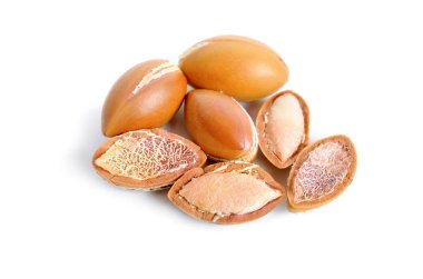 Argan tohum Isolated beyaz arka plan üzerinde.