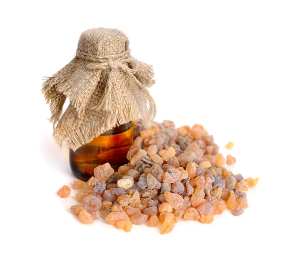 Resina di olibanum Frankincense con bottiglia farmaceutica . — Foto Stock