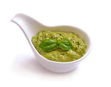Pesto sos bir kase. Beyaz.