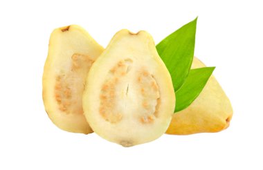 Sarı guava meyvesi beyaz arkaplanda izole