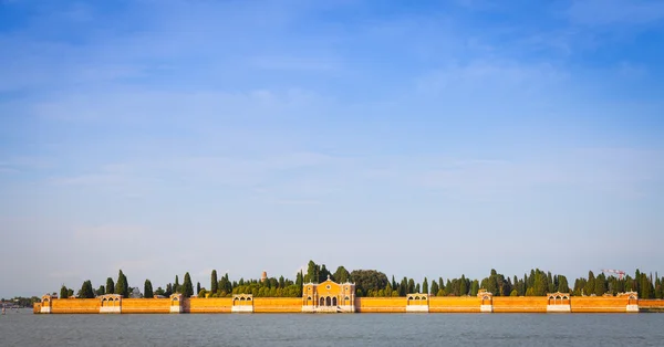 Venice Cemetery of San Michele from the waterfront — Stock Photo, Image