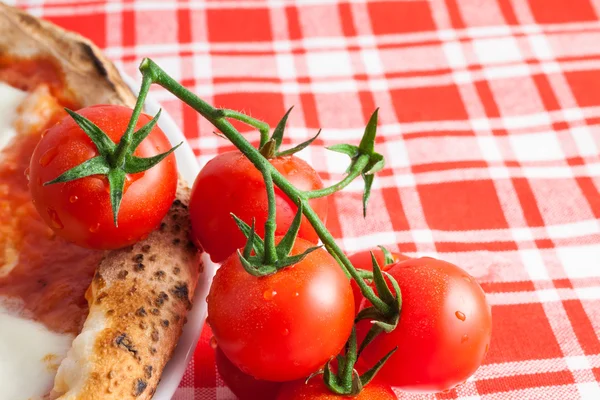 Echte italienische Pizza — Stockfoto