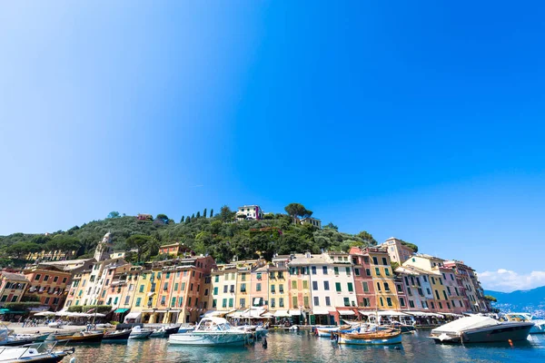 Portofino, Italië - zomer 2016 - uitzicht vanaf de zee — Stockfoto