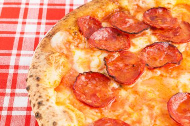 Gerçek İtalyan Pizza Diavola