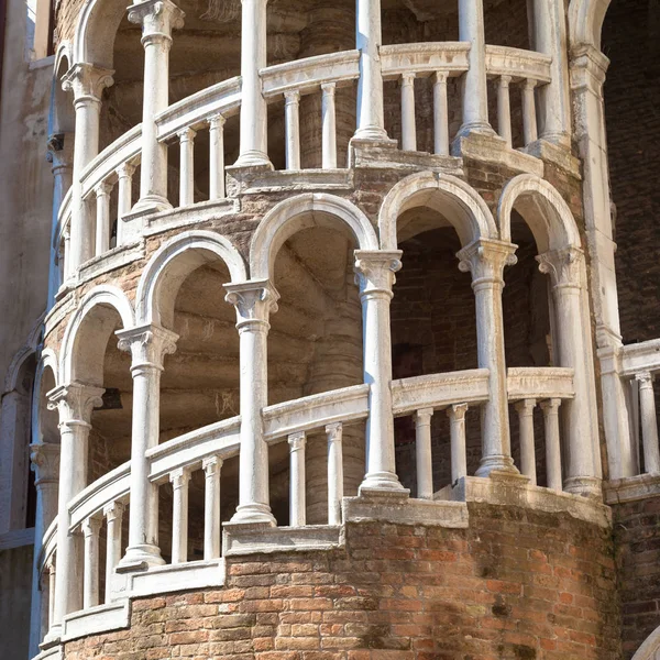 Bovolo schody w Wenecji — Zdjęcie stockowe